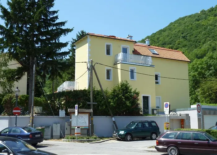 Spacious Penthouse Vindobona, Panorama View To Danube River & Vineyard *